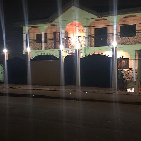 Appartement Moderne De 120M2 , Dote De Cameras De Surveying Et Situe A Maetur Nkomo, Un Quartier Residentiel Yaoundé Exterior foto